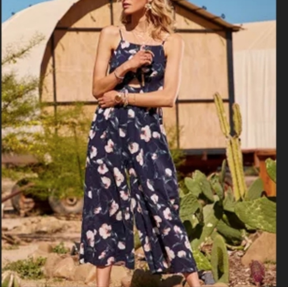 Altered State Floral Triangle Cutout Jumpsuit size L